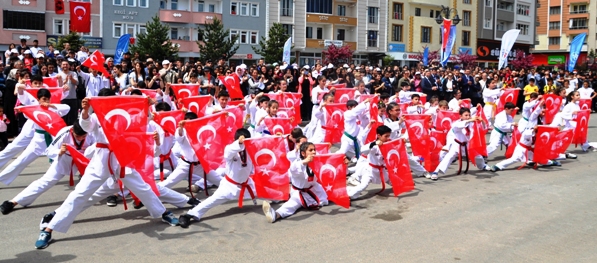 99’uncu yılında, Kars’ta ‘19 Mayıs ve Atatürk’ coşkusu 10