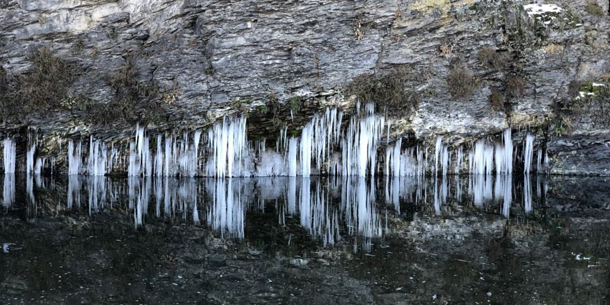 Kars'ta soğuktan buzdan şelaleler oluştu