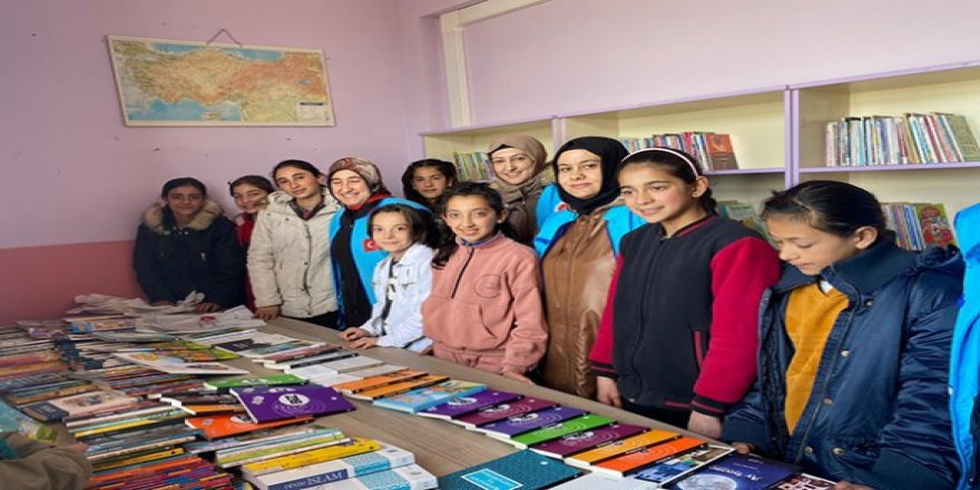 Türkiye Diyanet Vakfından Ölçülü ortaokulu kütüphanesine kitap bağışı
