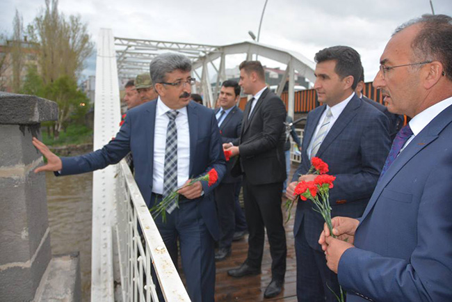 Ardahan Belediyesi 93 Harbi şehitlerini andı