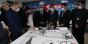 Arpaçay'da “Robotik Beyinler” laboratuvarı açıldı