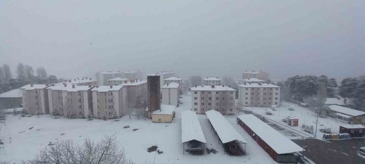 Tatvan’da kar yağışı