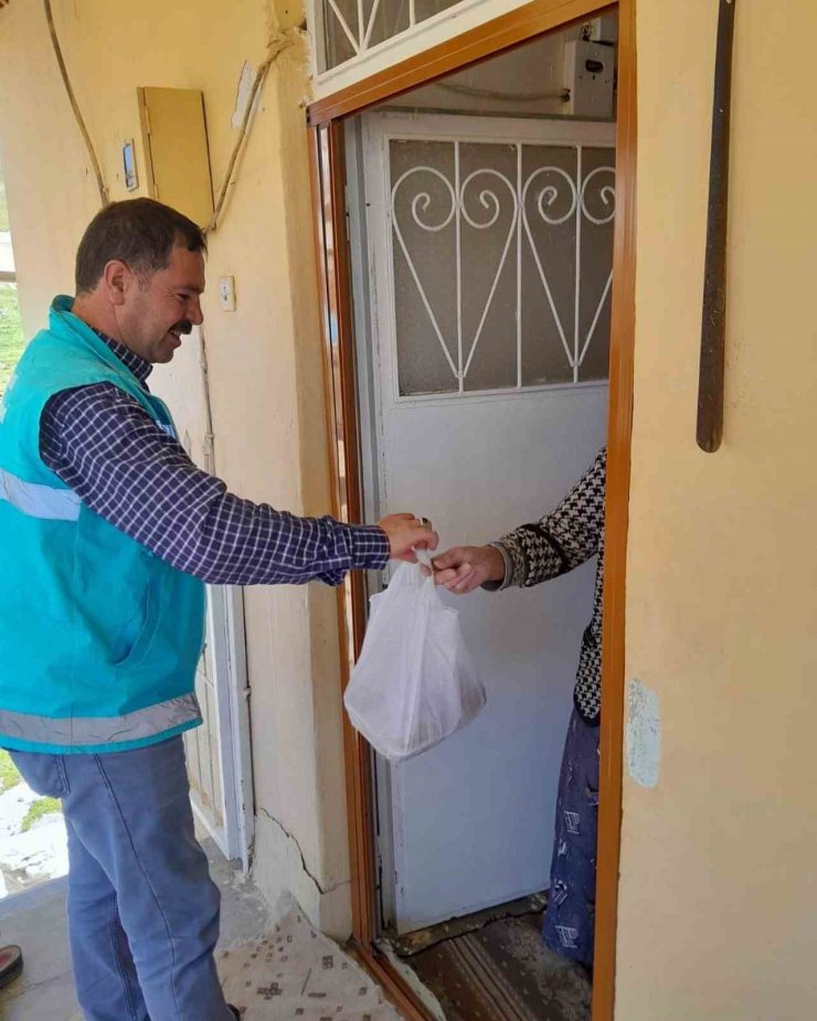 Elazığ Belediyesi ihtiyaç sahiplerini yalnız bırakmıyor