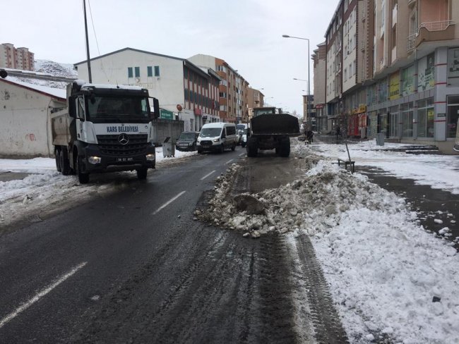 kars-belediyesinden-karla-mucadele-seferberligi…--(1).jpg